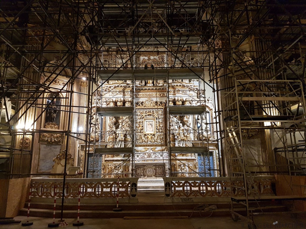 altare maggiore Santissimo Crocifisso della Pietà di galatone